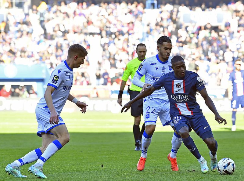 nhan-dinh-psg-vs-auxerre-ngay-18-5
